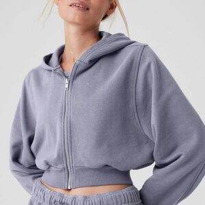 Alo Yoga Escape Cropped Zip Hoodie – Fog – XS